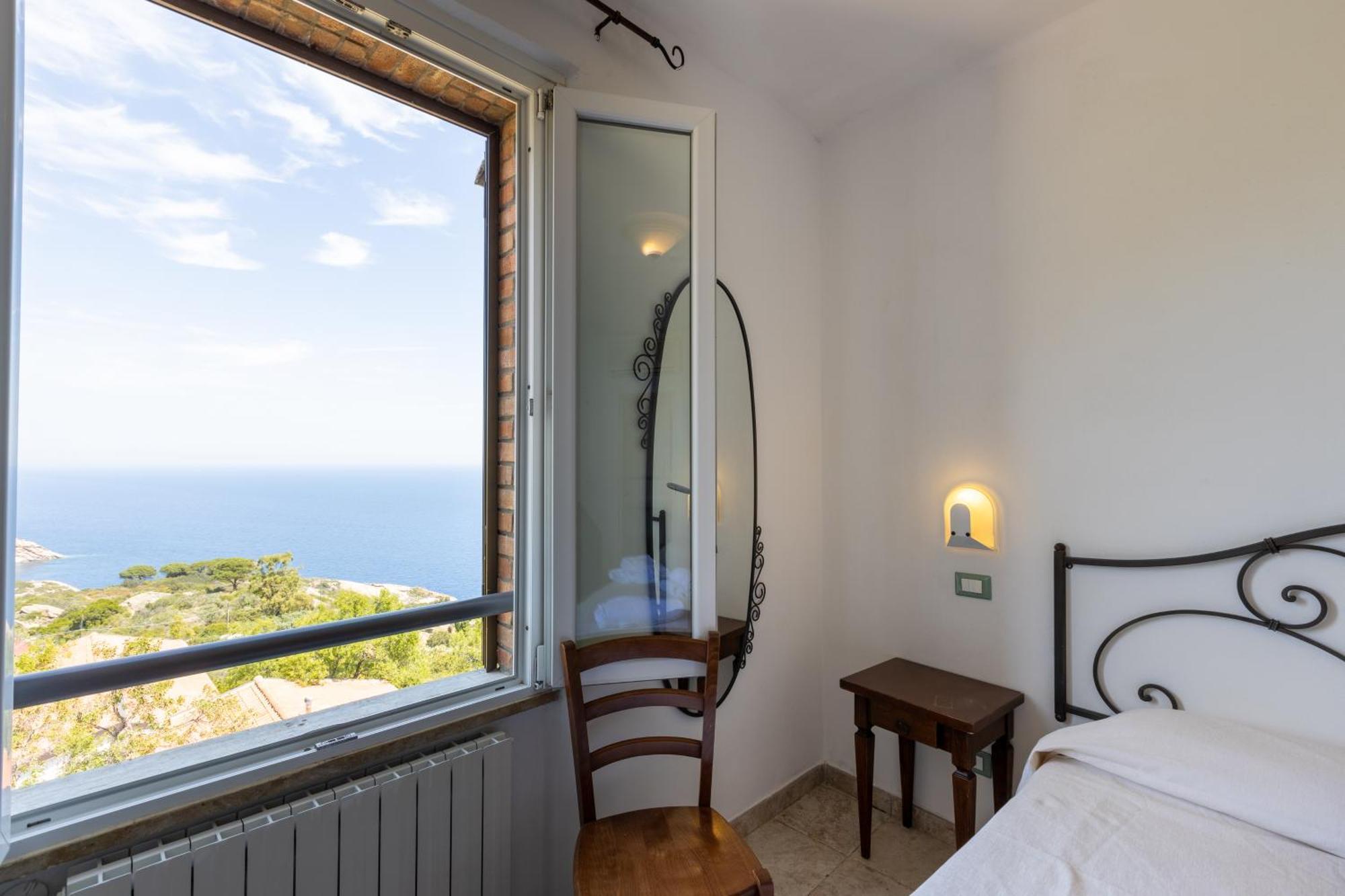 Hotel Castello Monticello Giglio Porto Bilik gambar